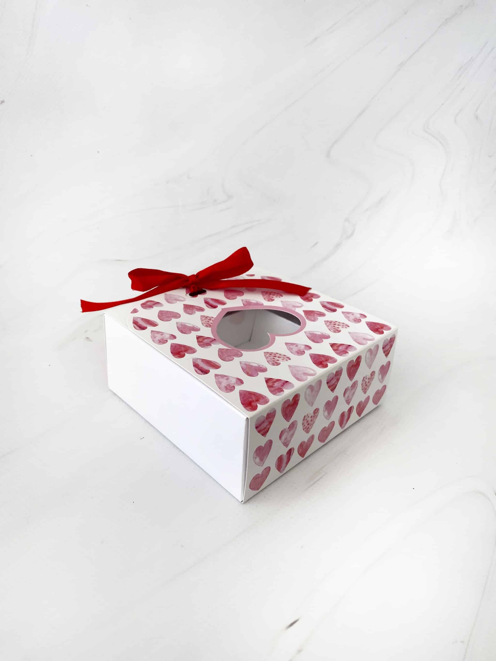 Коробка под 9 конфет "Розовые сердечки" — изображение 2